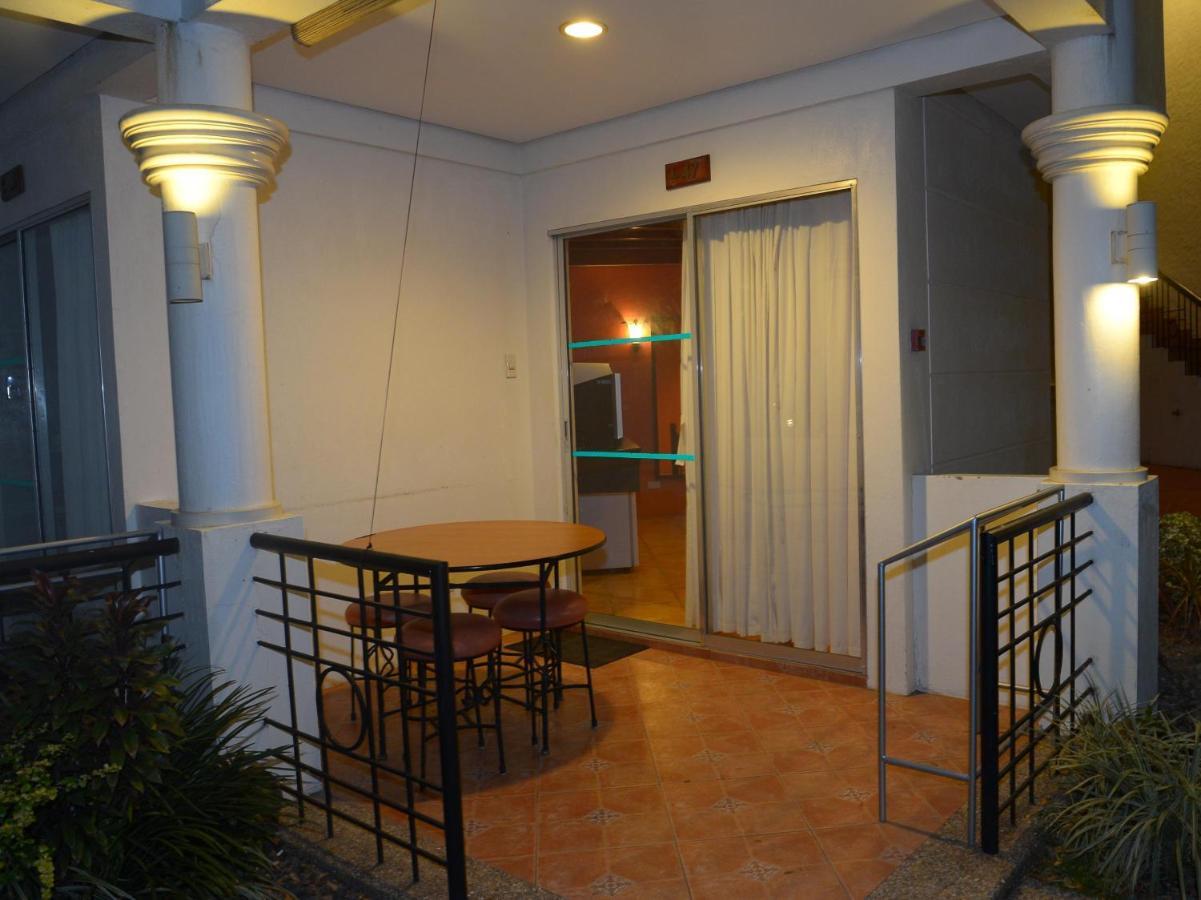 Palmas Del Mar Hotel Bacolod Exterior photo